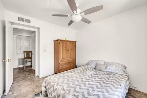 Bedroom - 731 E North Ln #2, Phoenix, AZ 85020 photo 6 of 6