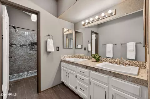 Bath - 1753 E Jacinto Cir, Mesa, AZ 85204 photo 2 of 5
