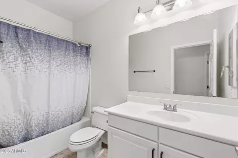 Bath - 2319 W Beverly Rd, Phoenix, AZ 85041 photo 1 of 3