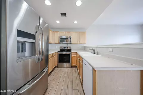 Kitchen - 3150 E Beardsley Rd #1090, Phoenix, AZ 85050 photo 2 of 3