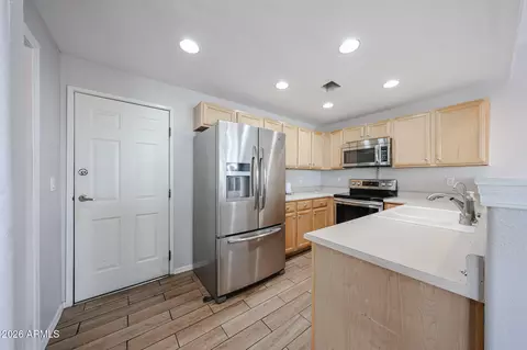 Kitchen - 3150 E Beardsley Rd #1090, Phoenix, AZ 85050 photo 1 of 3