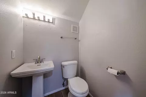 Bath - 3150 E Beardsley Rd #1090, Phoenix, AZ 85050 photo 1 of 3