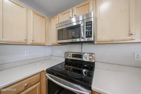 Kitchen - 3150 E Beardsley Rd #1090, Phoenix, AZ 85050 photo 3 of 3