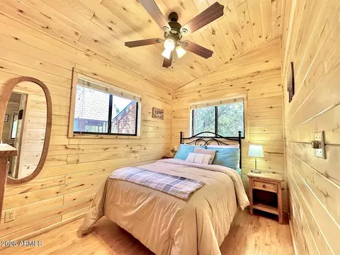 Bedroom - 2742 Fox Trl, Overgaard, AZ 85933 photo 5 of 5