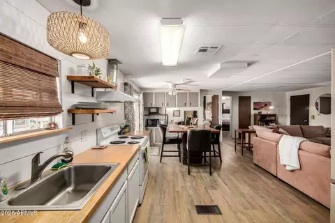 1307 S Hale Dr, Apache Junction, AZ 85120 photo 9