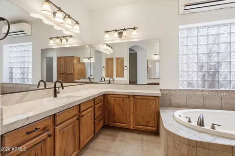 Bath - 4552 E Cavalry Dr, Gilbert, AZ 85297 photo 3 of 8