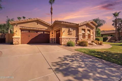 Exterior - 4552 E Cavalry Dr, Gilbert, AZ 85297 photo 3 of 7