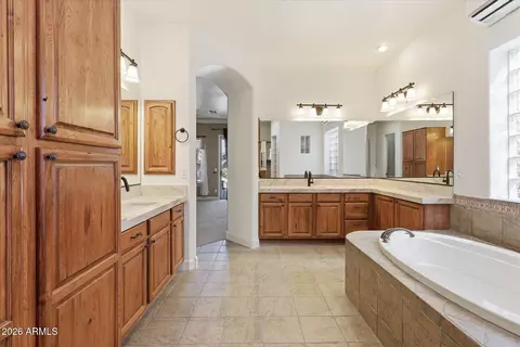 Bath - 4552 E Cavalry Dr, Gilbert, AZ 85297 photo 2 of 8