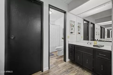 2535 E Oraibi Dr, Phoenix, AZ 85050 photo 10