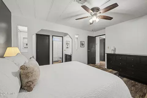 2535 E Oraibi Dr, Phoenix, AZ 85050 photo 9