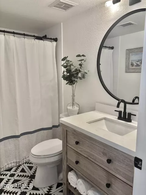 Bath - 4110 E Windsong Dr, Phoenix, AZ 85048 photo 1 of 4