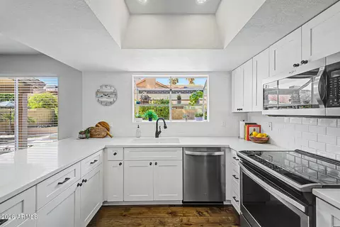 Kitchen - 4110 E Windsong Dr, Phoenix, AZ 85048 photo 3 of 3