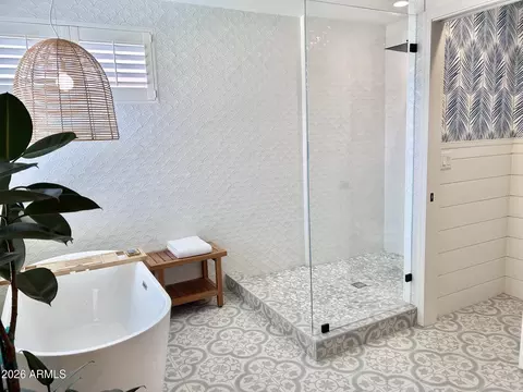 Bath - 4110 E Windsong Dr, Phoenix, AZ 85048 photo 3 of 4