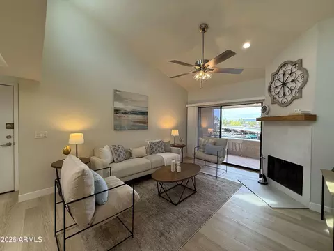 2935 N 68th St #220, Scottsdale, AZ 85251