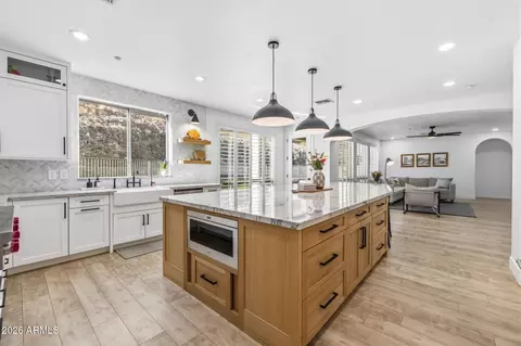 Kitchen - 16006 S 29th Ave, Phoenix, AZ 85045 photo 5 of 5