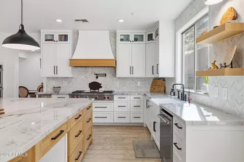 Kitchen - 16006 S 29th Ave, Phoenix, AZ 85045 photo 4 of 5