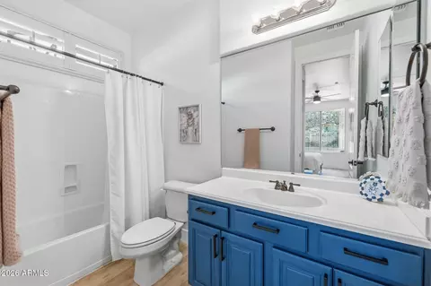 Bath - 16006 S 29th Ave, Phoenix, AZ 85045 photo 3 of 4