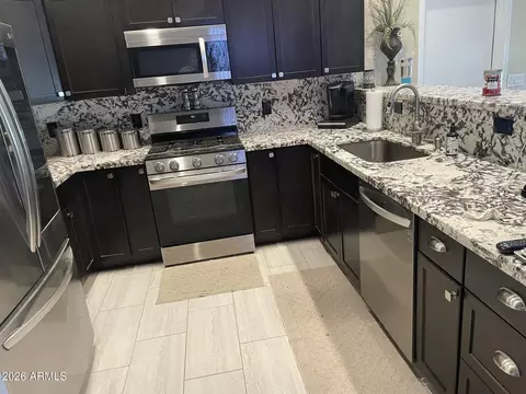 Kitchen - 501 E Cloud Rd, Phoenix, AZ 85086 photo 1 of 1