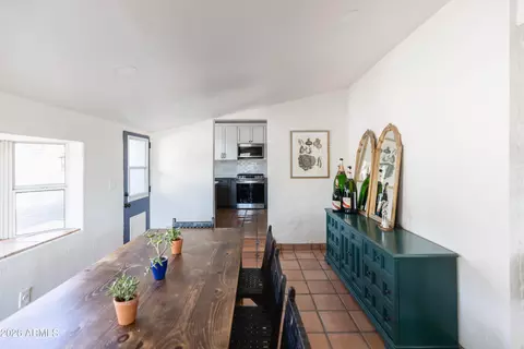 Dining - 3715 N 9th Pl, Phoenix, AZ 85014 photo 2 of 2