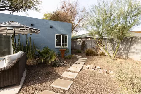 Exterior - 3715 N 9th Pl, Phoenix, AZ 85014 photo 10 of 12