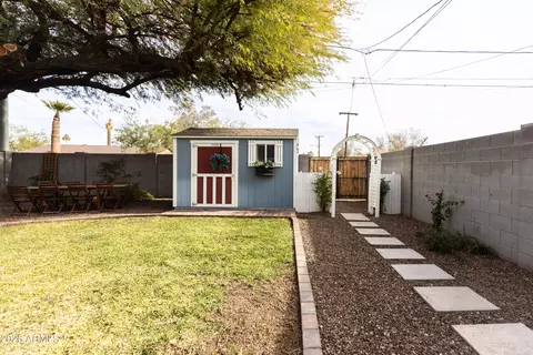 Exterior - 3715 N 9th Pl, Phoenix, AZ 85014 photo 7 of 12