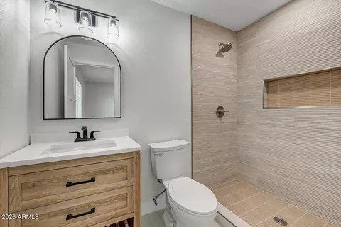 Bath - 3416 E Altadena Ave, Phoenix, AZ 85028 photo 1 of 2