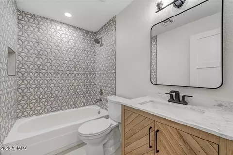 Bath - 3416 E Altadena Ave, Phoenix, AZ 85028 photo 2 of 2