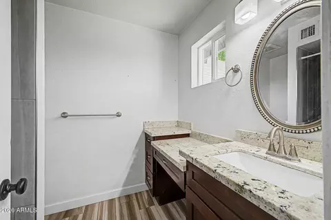 Bath - 2053 E Minton Dr, Tempe, AZ 85282 photo 2 of 4