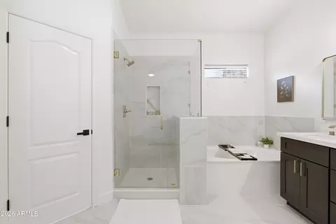 Bath - 5252 E Carol Ave, Mesa, AZ 85206 photo 2 of 10