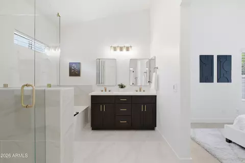 Bath - 5252 E Carol Ave, Mesa, AZ 85206 photo 4 of 10