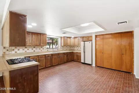 Kitchen - 16205 E Fairview St, Gilbert, AZ 85295 photo 2 of 2