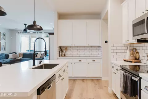 Kitchen - 2049 E Stacey Rd, Gilbert, AZ 85298 photo 4 of 4