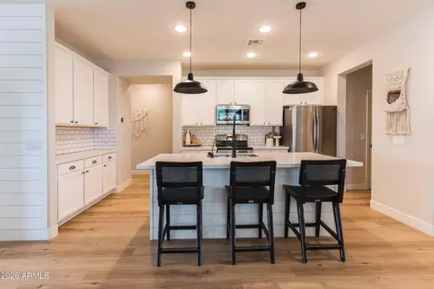 Kitchen - 2049 E Stacey Rd, Gilbert, AZ 85298 photo 2 of 4