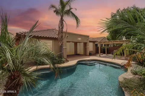 726 E Kingbird Dr, Gilbert, AZ 85297