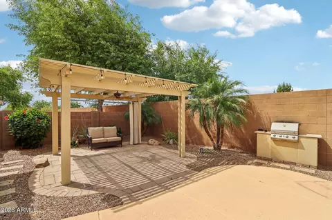 Exterior - 726 E Kingbird Dr, Gilbert, AZ 85297 photo 1 of 6