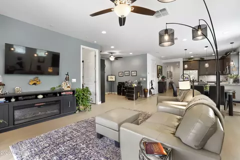 17234 W Whispering Wind Dr, Surprise, AZ 85387
