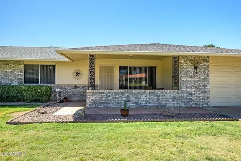 9613 W Oak Ridge Dr, Sun City, AZ 85351