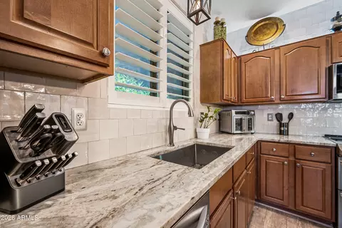 Kitchen - 3886 E Baars Ave, Gilbert, AZ 85297 photo 4 of 5