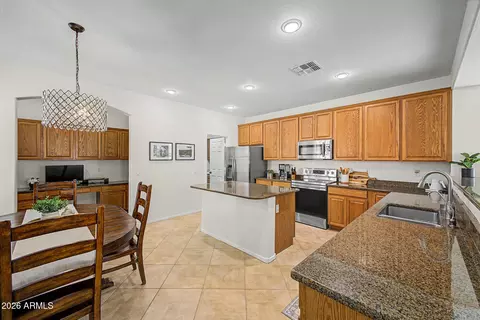 Kitchen - 1718 E Iris Dr, Chandler, AZ 85286 photo 1 of 5