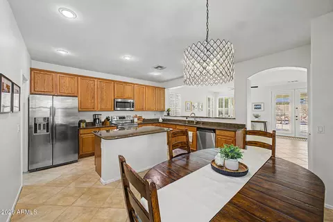 Kitchen - 1718 E Iris Dr, Chandler, AZ 85286 photo 2 of 5