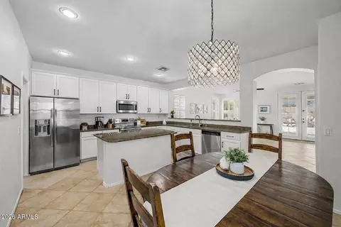 Kitchen - 1718 E Iris Dr, Chandler, AZ 85286 photo 3 of 5