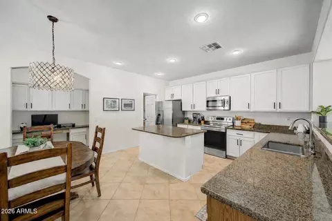 Kitchen - 1718 E Iris Dr, Chandler, AZ 85286 photo 5 of 5