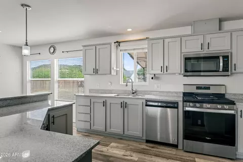 5885 N Robin Lynn Ln, Rimrock, AZ 86335