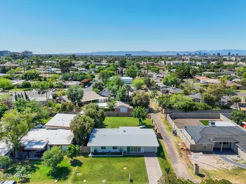 View/Area - 1911 E Montebello Ave, Phoenix, AZ 85016 photo 2 of 6
