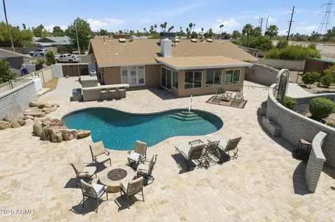 6852 S Terrace Rd, Tempe, AZ 85283
