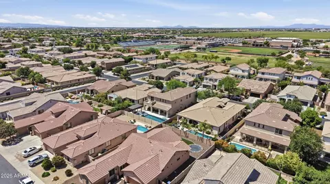 View/Area - 1917 E Azalea Ct, Gilbert, AZ 85298 photo 3 of 14