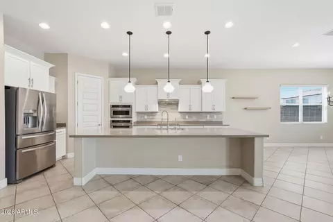 Kitchen - 3930 E Chestnut Ln, Gilbert, AZ 85298 photo 2 of 5