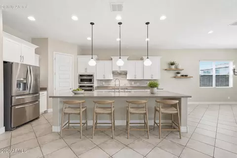 Kitchen - 3930 E Chestnut Ln, Gilbert, AZ 85298 photo 1 of 5