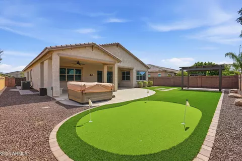 Exterior - 3930 E Chestnut Ln, Gilbert, AZ 85298 photo 2 of 3