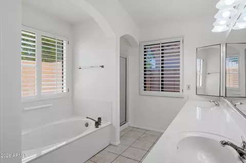 Bath - 246 E Vaughn Ave, Gilbert, AZ 85234 photo 1 of 2